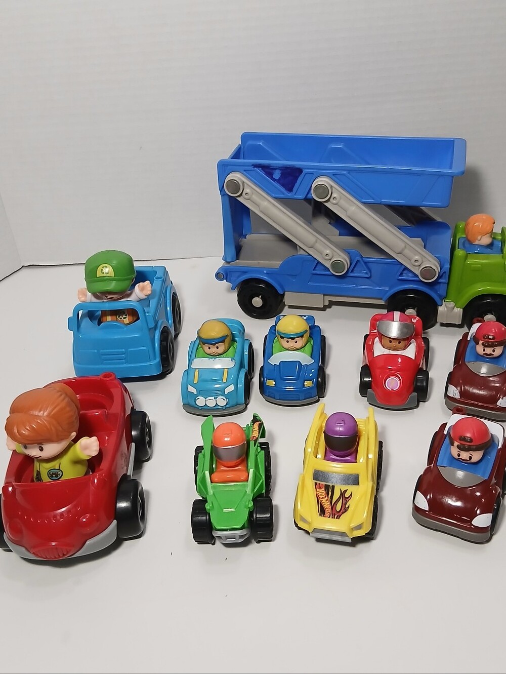 Fisher-Price Little People hauler and wheelie lot